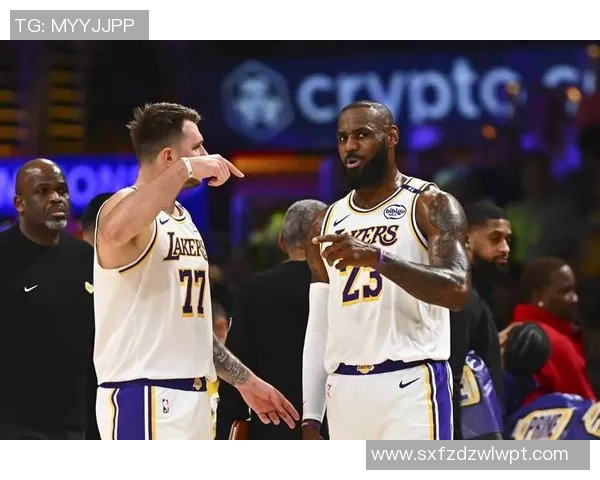 狂轰51分！詹姆斯和东契奇不在就爆发，湖人前锋太猛了