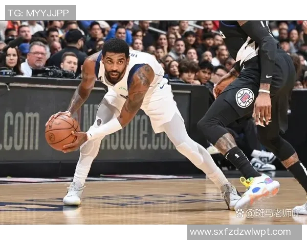 独行侠官方曝光训练画面，欧文身着装备亮相